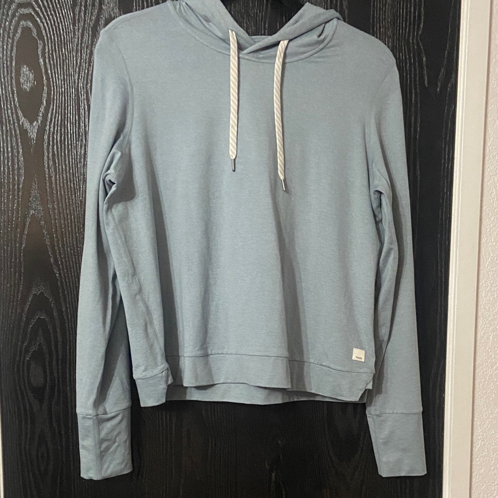 Vuori Halo Essential Hoodie In Light Cloud Heather Blue Size Medium
